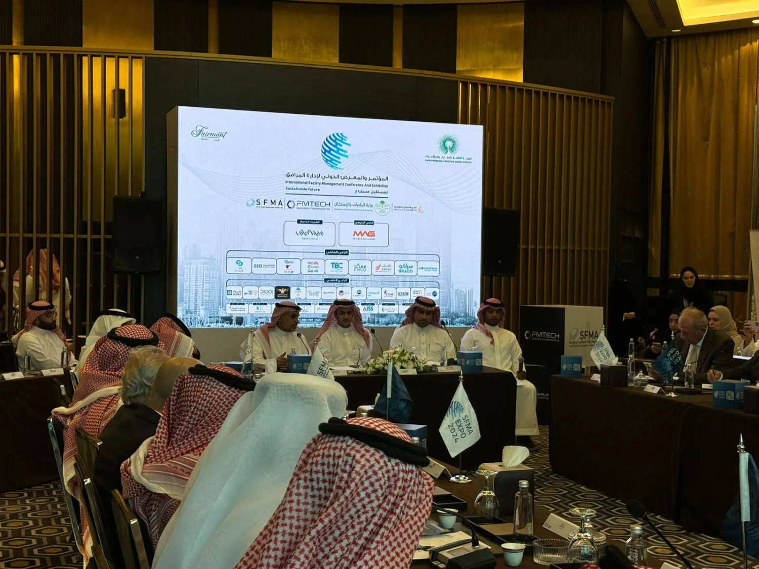جانب من المؤتمر الصحافي للإعلان عن تفاصيل المؤتمر والمعرض الدولي لإدارة المرافق (الشرق الأوسط)