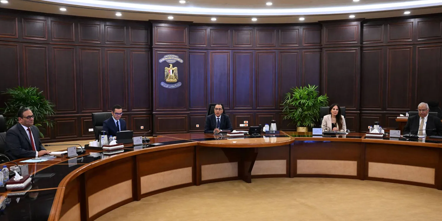 رئيس الوزراء المصري مصطفى مدبولي خلال اجتماع لمناقشة اتفاقية حماية الاستثمارات السعودية (من حساب الحكومة المصرية على فيسبوك) 