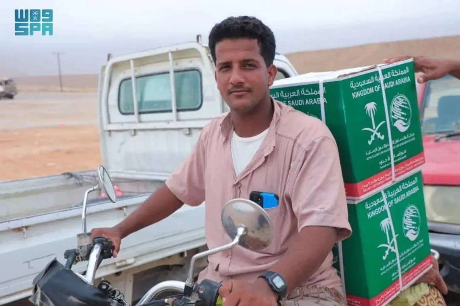 KSrelief provides food aid to 1,295 people in Yemen's Al-Mahra. (SPA)
