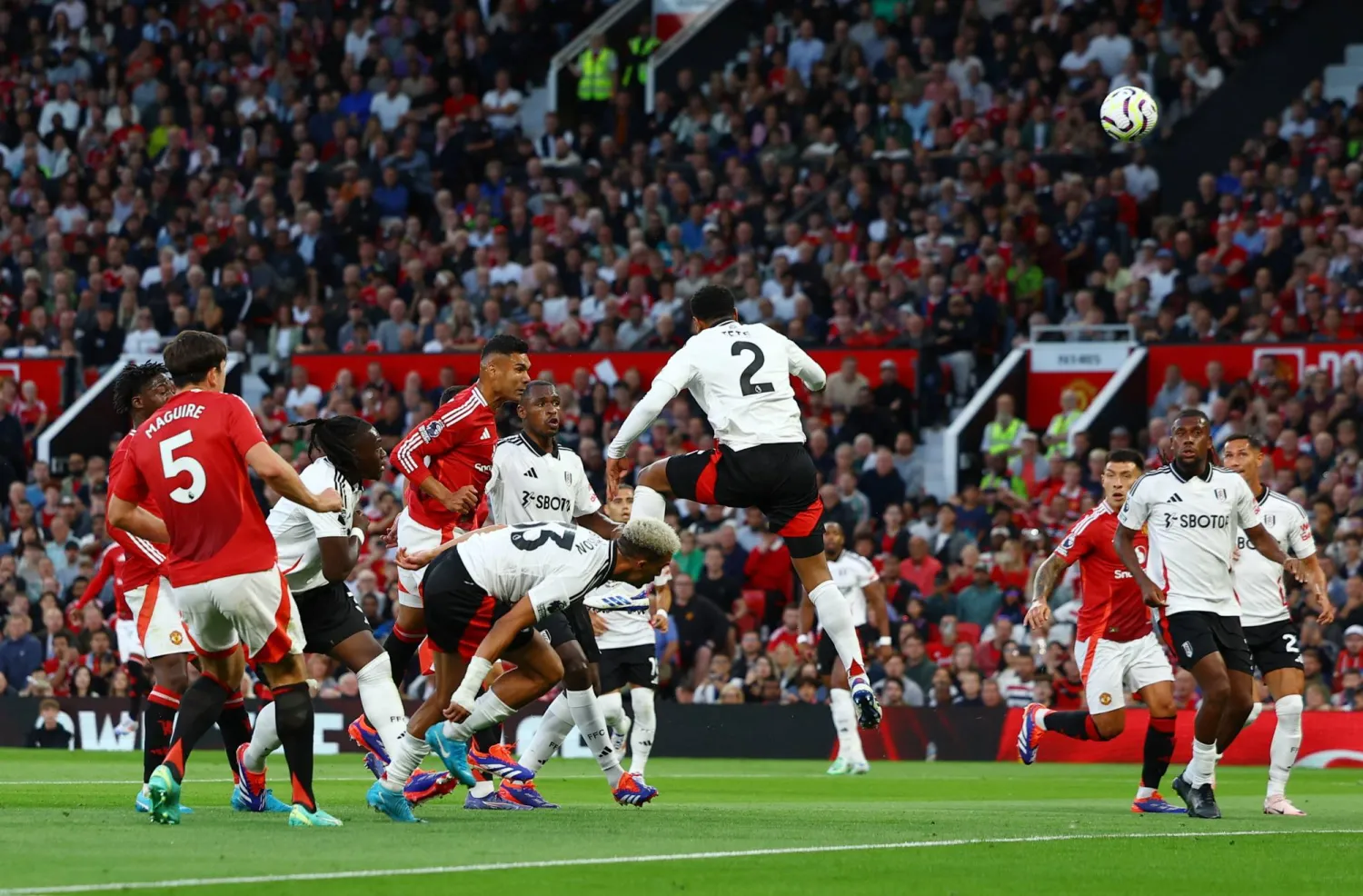 حصول مانشستر يونايتد على ثلاث نقاط في بداية الموسم بعد الفوز على فولهام يعد أمرا جيدا للغاية (رويترز)