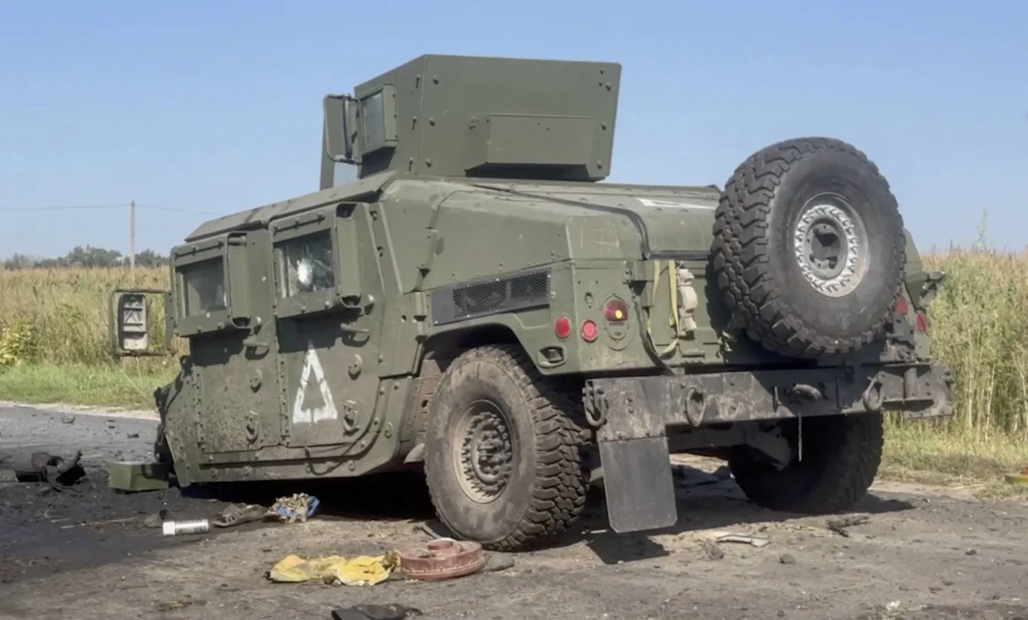 صورة في 20 أغسطس 2024 تظهر مركبة مدرعة تقول القوات الروسية إنها دمرتها أثناء توغلها العسكري في منطقة كورسك بروسيا (إ.ب.أ)