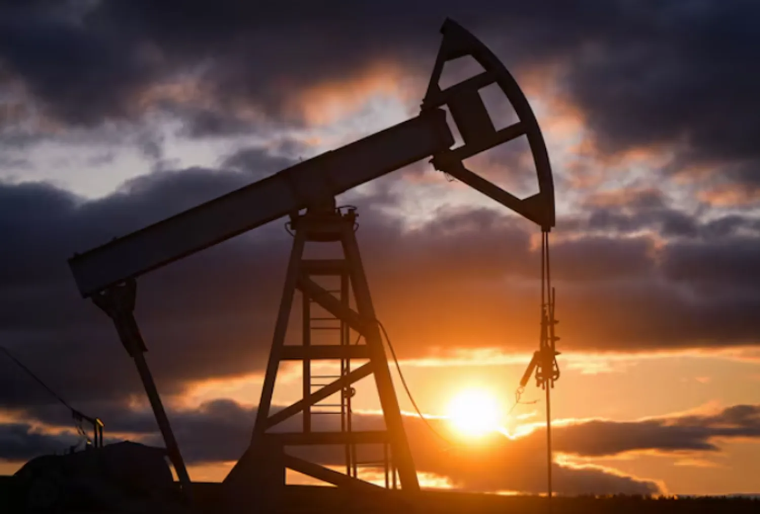 A view shows an oil pump jack outside Almetyevsk in the Republic of Tatarstan, Russia June 4, 2023. REUTERS/Alexander Manzyuk 