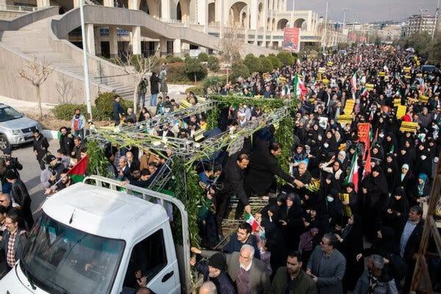 جنازة أحد ضحايا تفجيرات «داعش خراسان» في طهران يناير 2024 (نيويورك تايمز)