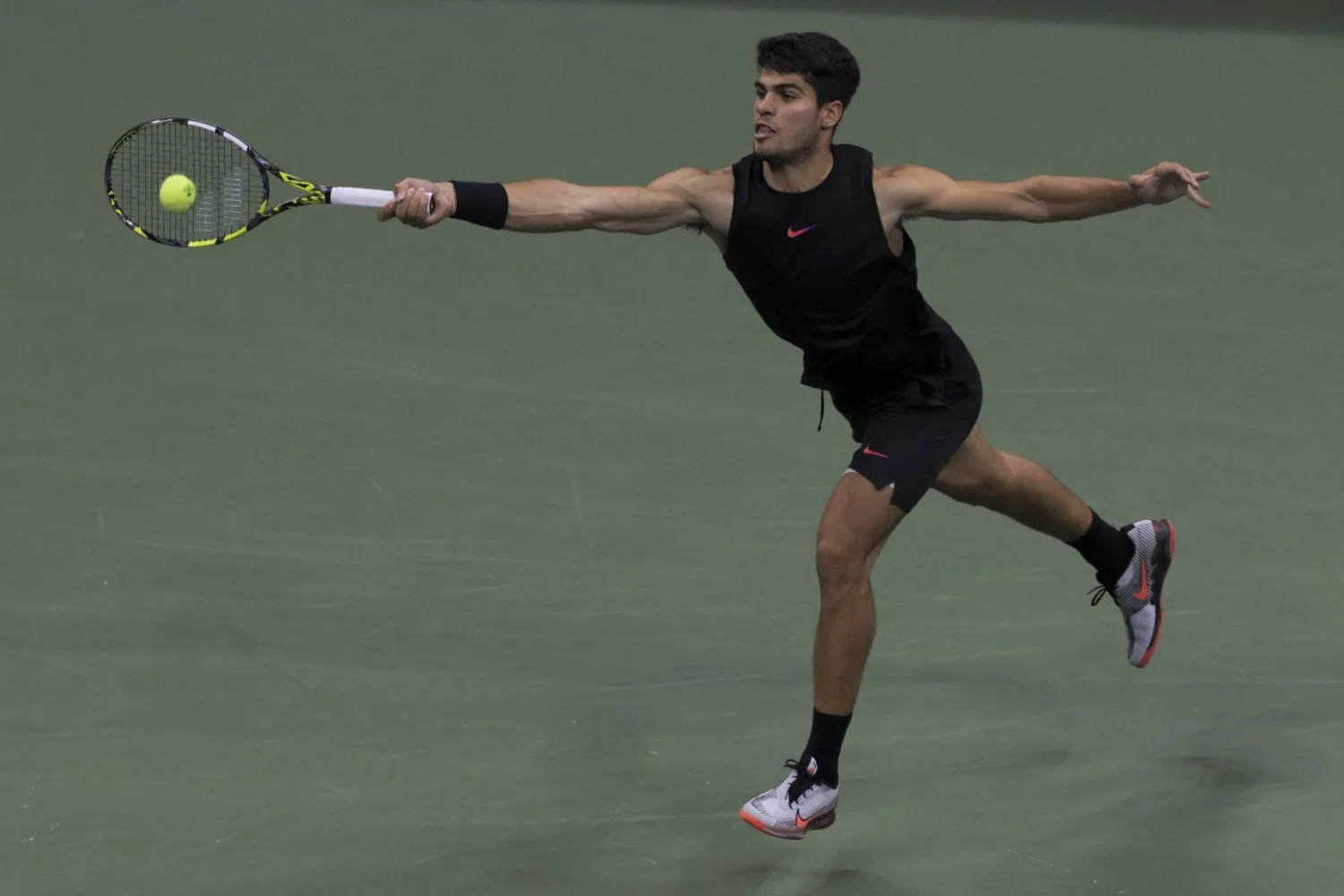 الإسباني كارلوس ألكاراس يوّدع بطولة «فلاشينغ ميدوز» (إ.ب.أ)