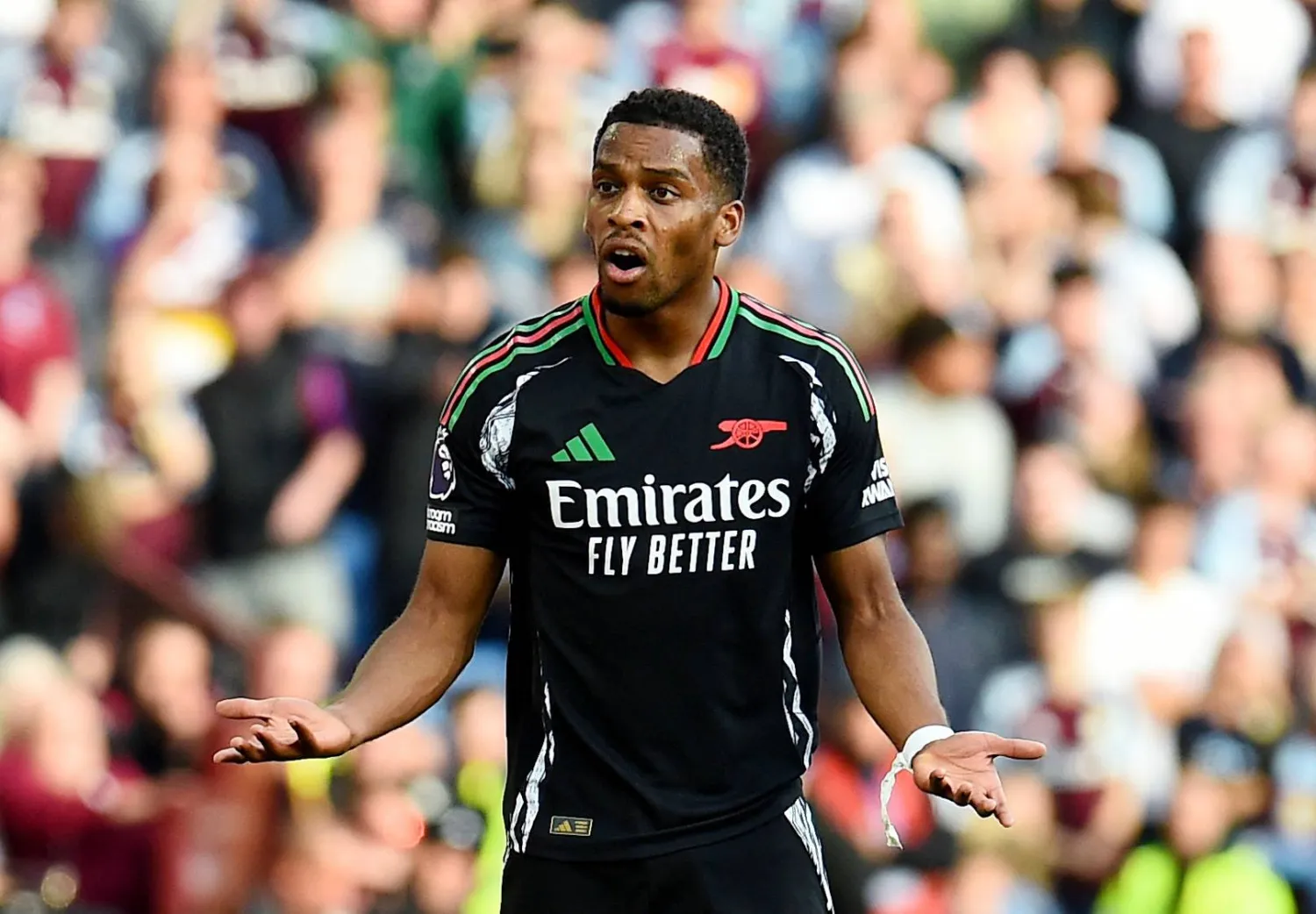 يورن تيمبر يعود لتشكيلة هولندا بعد غياب (رويترز)