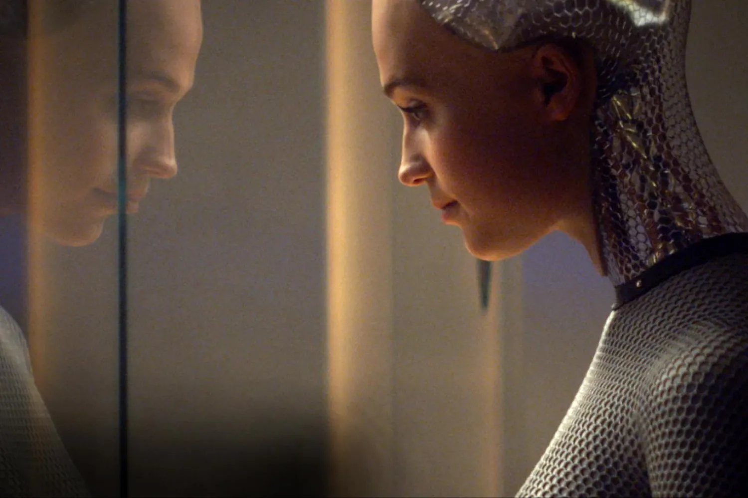 Ex Machina, 88. Akademi Ödülleri'nden En İyi Görsel Efekt dalında Oscar kazanarak dönmüştü (A24)
