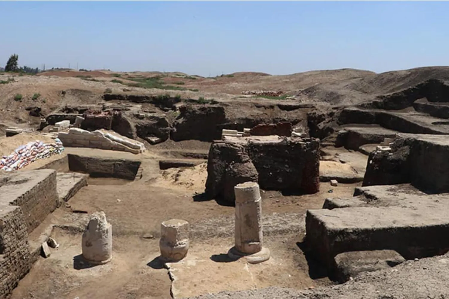 Mısır'da bulunan gözlemevinin girişi doğuya bakıyor (Mısır Turizm ve Tarihi Eserler Bakanlığı)