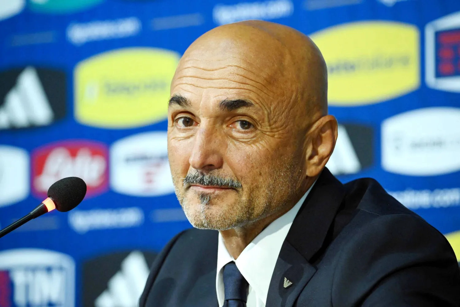 لوتشيانو سباليتي مدرّب منتخب إيطاليا (أ.ف.ب)