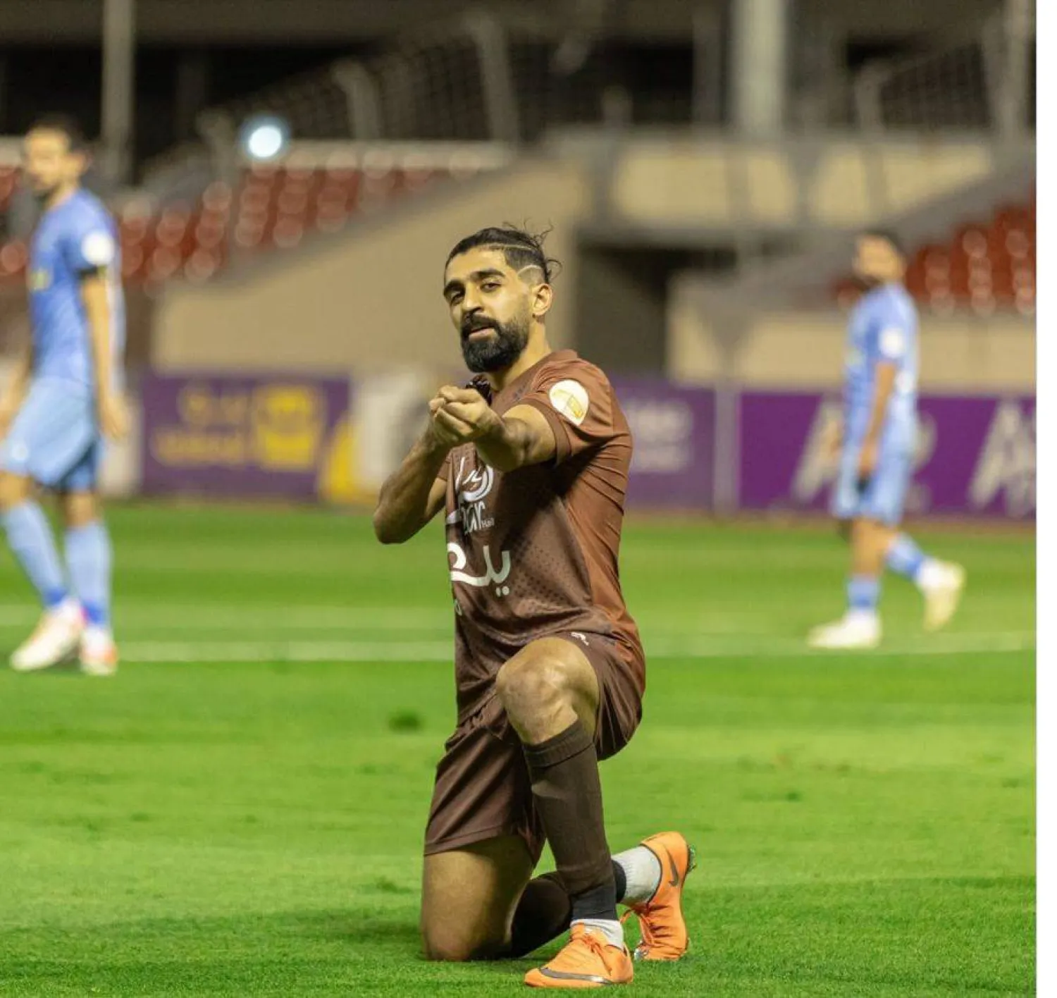 مفاوضات الشباب بشأن آل دبيس جُمّدت إلى حين الفترة الشتوية (الشرق الأوسط)