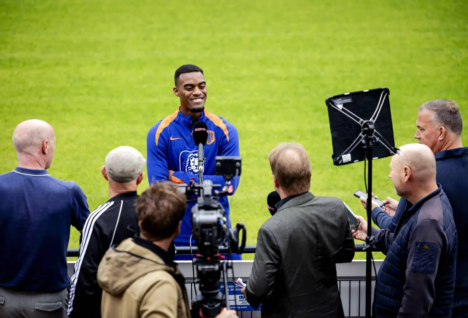 رايان غرافنبرخ خلال حديثه للصحافيين (إ.ب.أ)