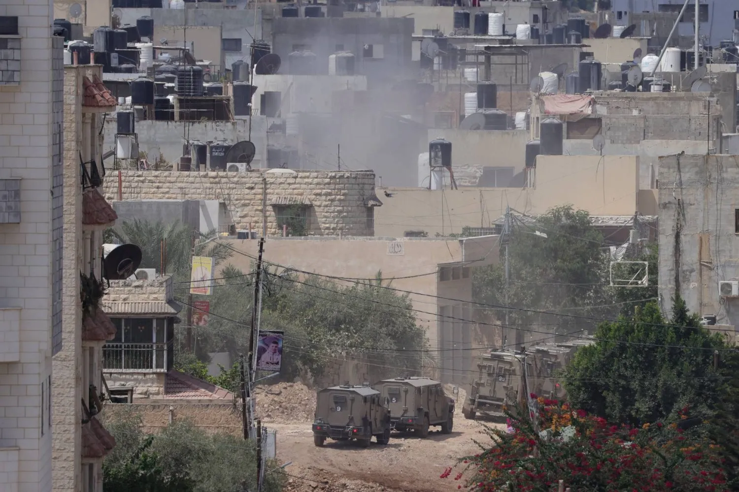 İsrail güçleri Cumartesi günü Cenin mülteci kampına girdi (EPA)