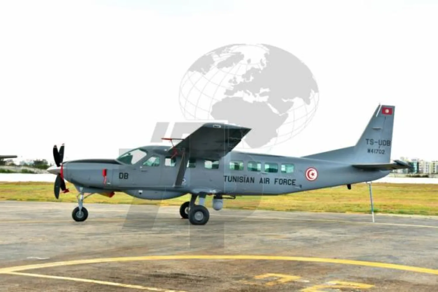  Tunus'un teslim aldığı uçaklardan biri (Tunus Haber Ajansı)