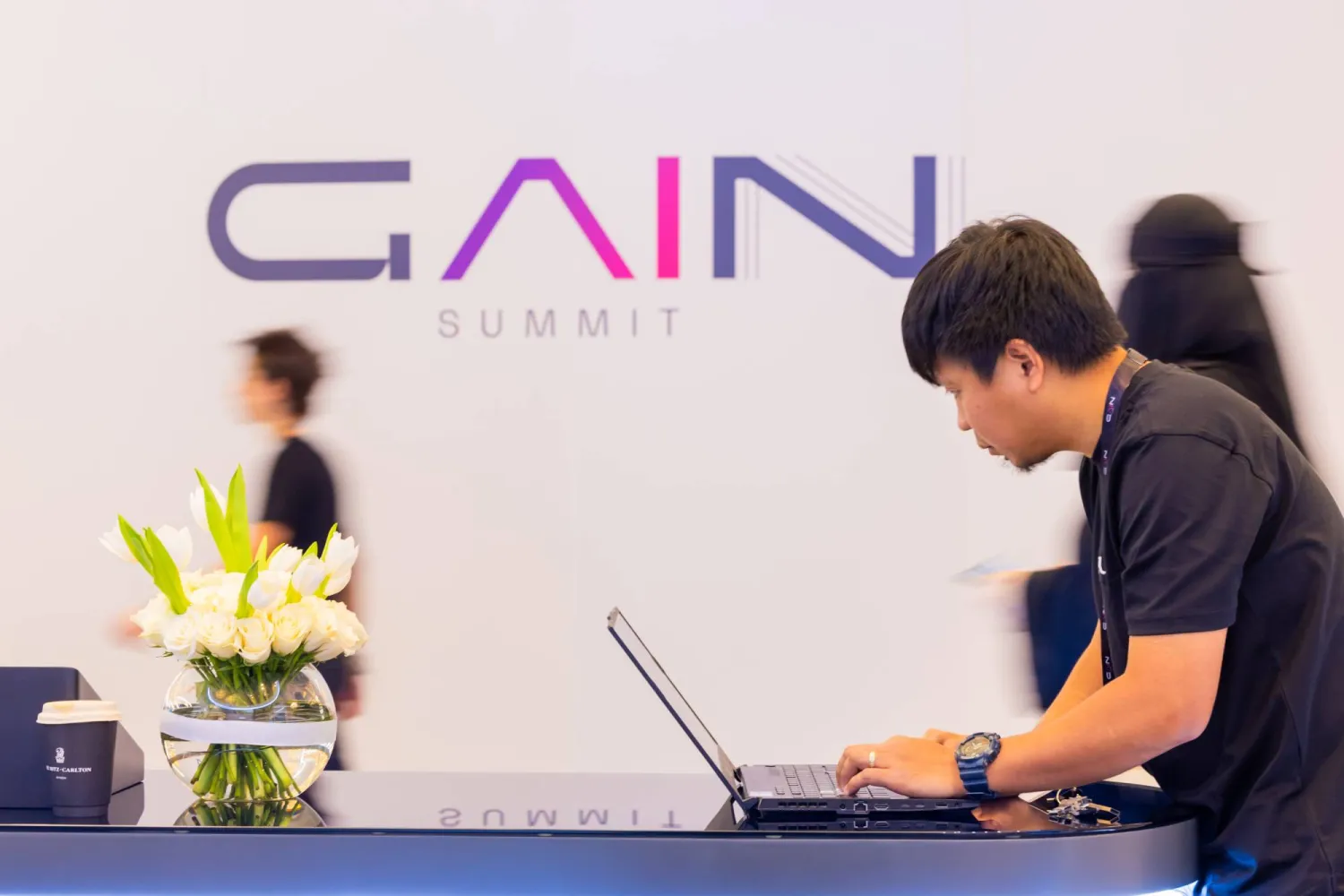 حضور عدد كبير من المهتمين محلياً وخارجياً في اليوم الأول لانطلاق أعمال القمة (الشرق الأوسط)