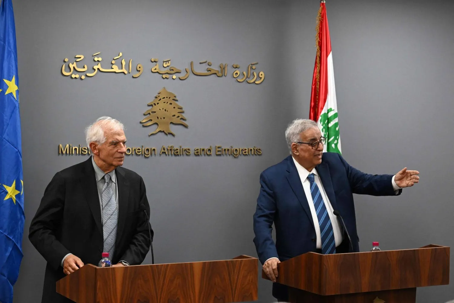 Borrell ve Bouhabib Beyrut'ta ortak basın toplantısı sırasında (AFP)