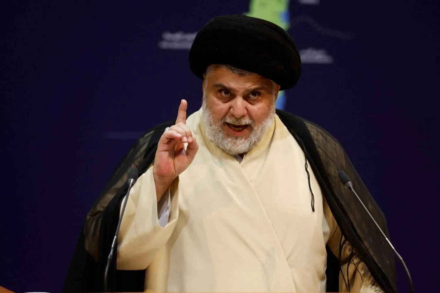 Mukteda es Sadr, 19 Ekim 2023'te Necef'te vaaz ediyor (Reuters)