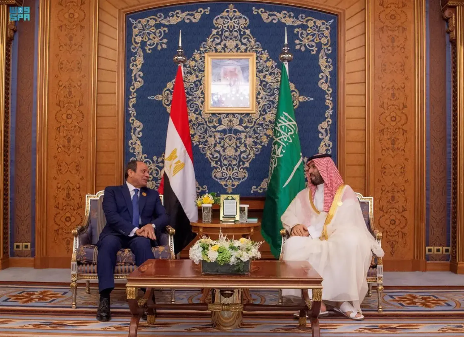  Saudi Crown Prince Mohammed bin Salman and Egyptian President Abdel Fattah al-Sisi during a previous meeting. (SPA) 