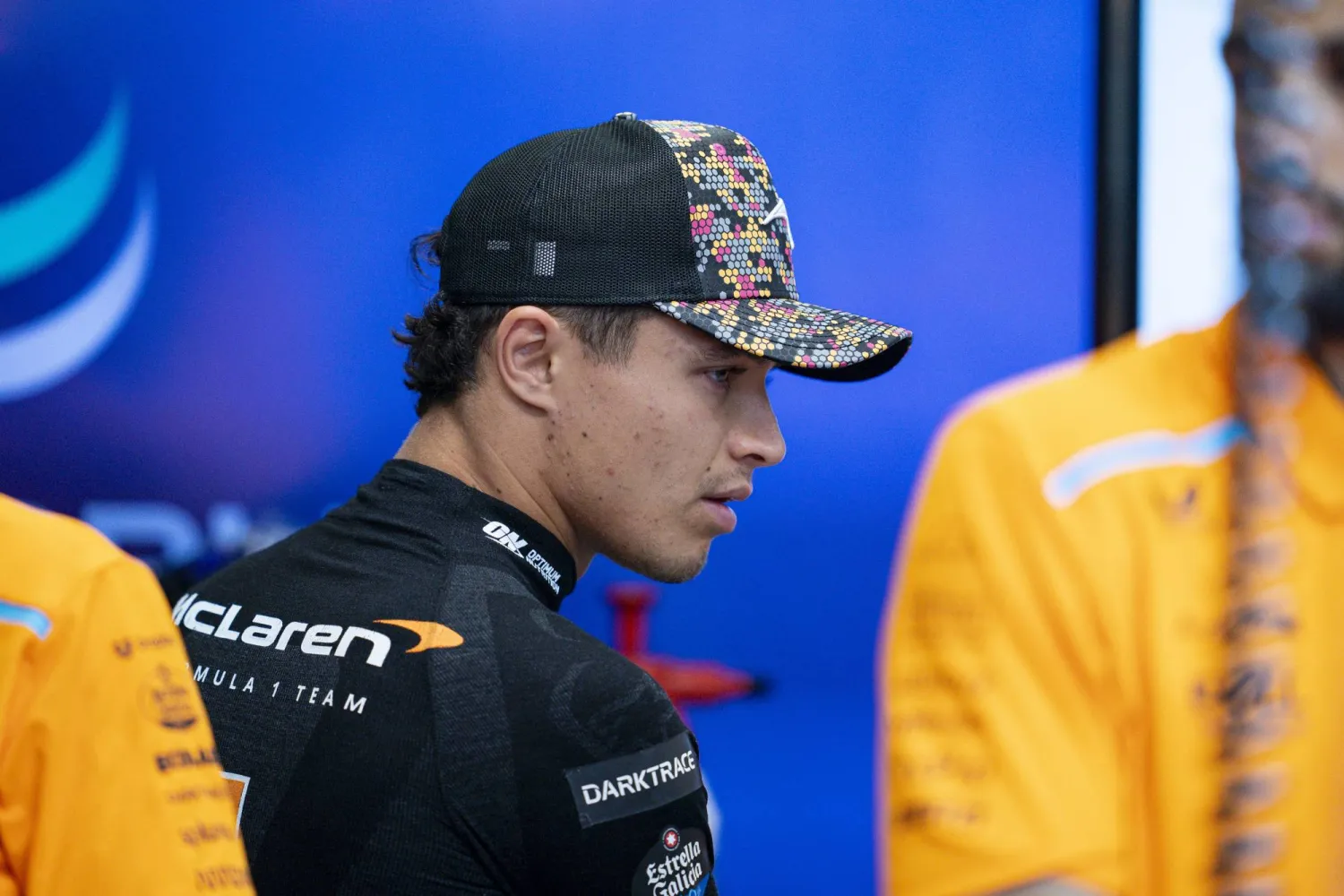 لاندو نوريس سائق «مكلارين» الأسرع في تجارب سنغافورة الحرة (د.ب.أ)