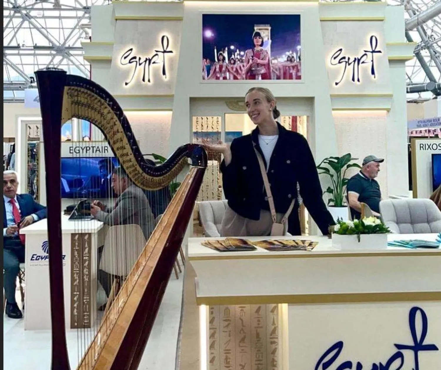 جانب من الجناح المصري في روسيا (وزارة السياحة والآثار المصرية)