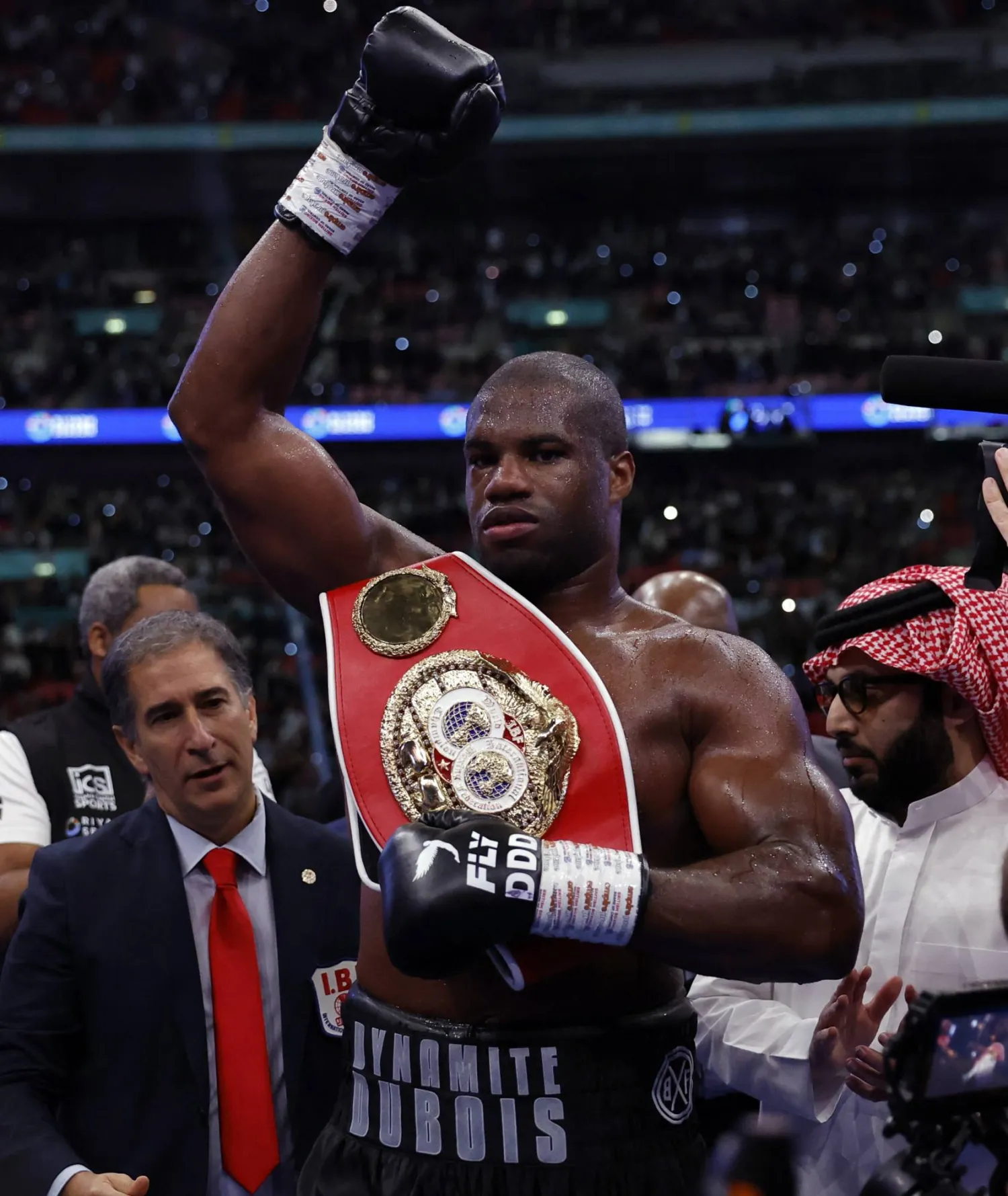 دوبوا لحظة حمله الحزام (رويترز)