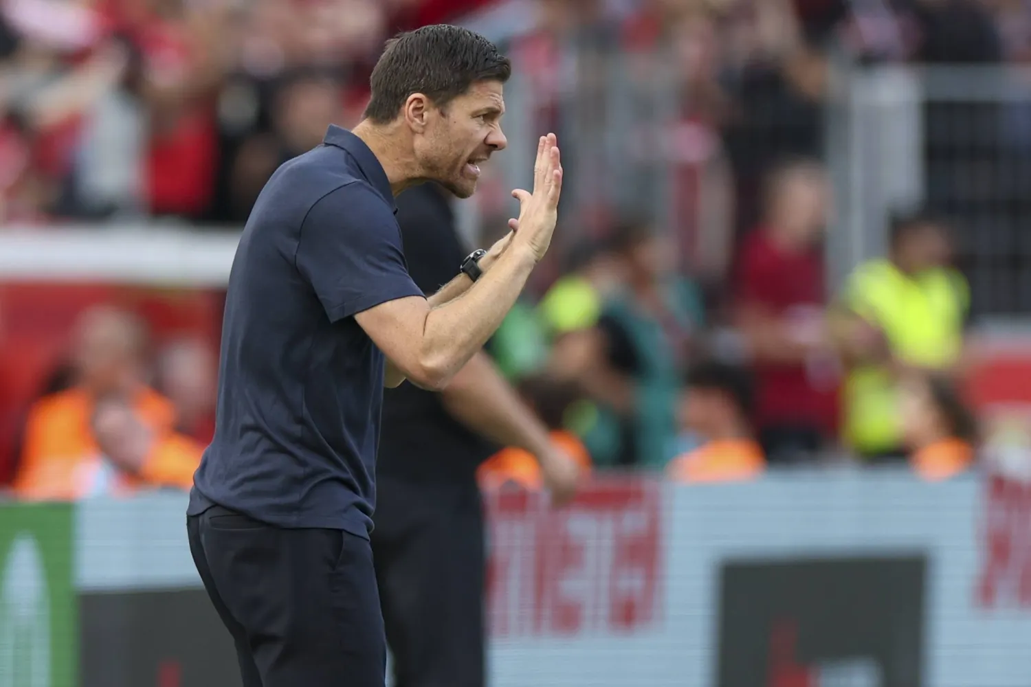 تشابي ألونسو مدرّب باير ليفركوزن (إ.ب.أ)