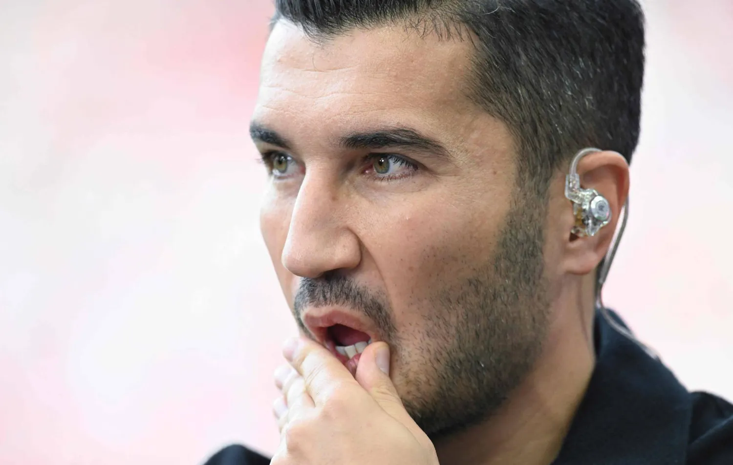 نوري شاهين مدرب دورتموند (أ.ف.ب)