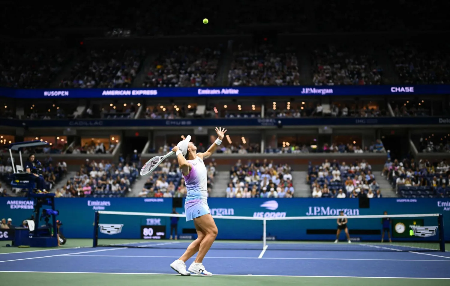 شفيونتيك بقيت في الصدارة أمام سابالينكا وبيغولا (أ.ف.ب)