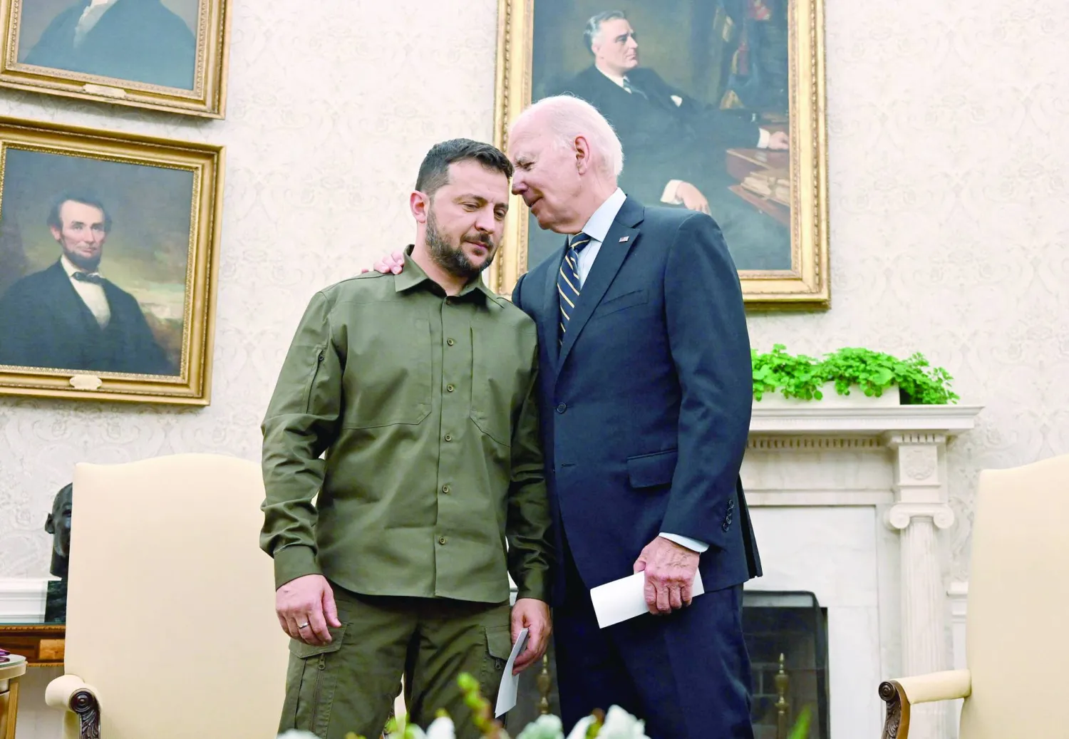 الرئيس الأميركي جو بايدن يلتقي الرئيس الأوكراني فولوديمير زيلينسكي بالبيت الأبيض في سبتمبر 2023 (أ.ف.ب)