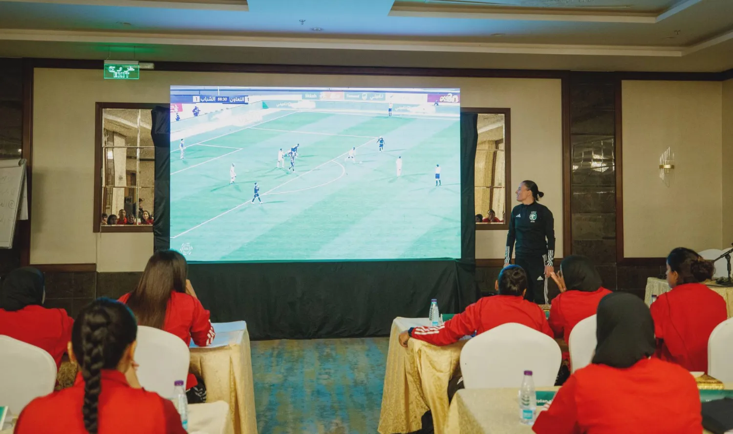 الحَكَمات السعوديات خلال معسكر أبها (الشرق الأوسط)