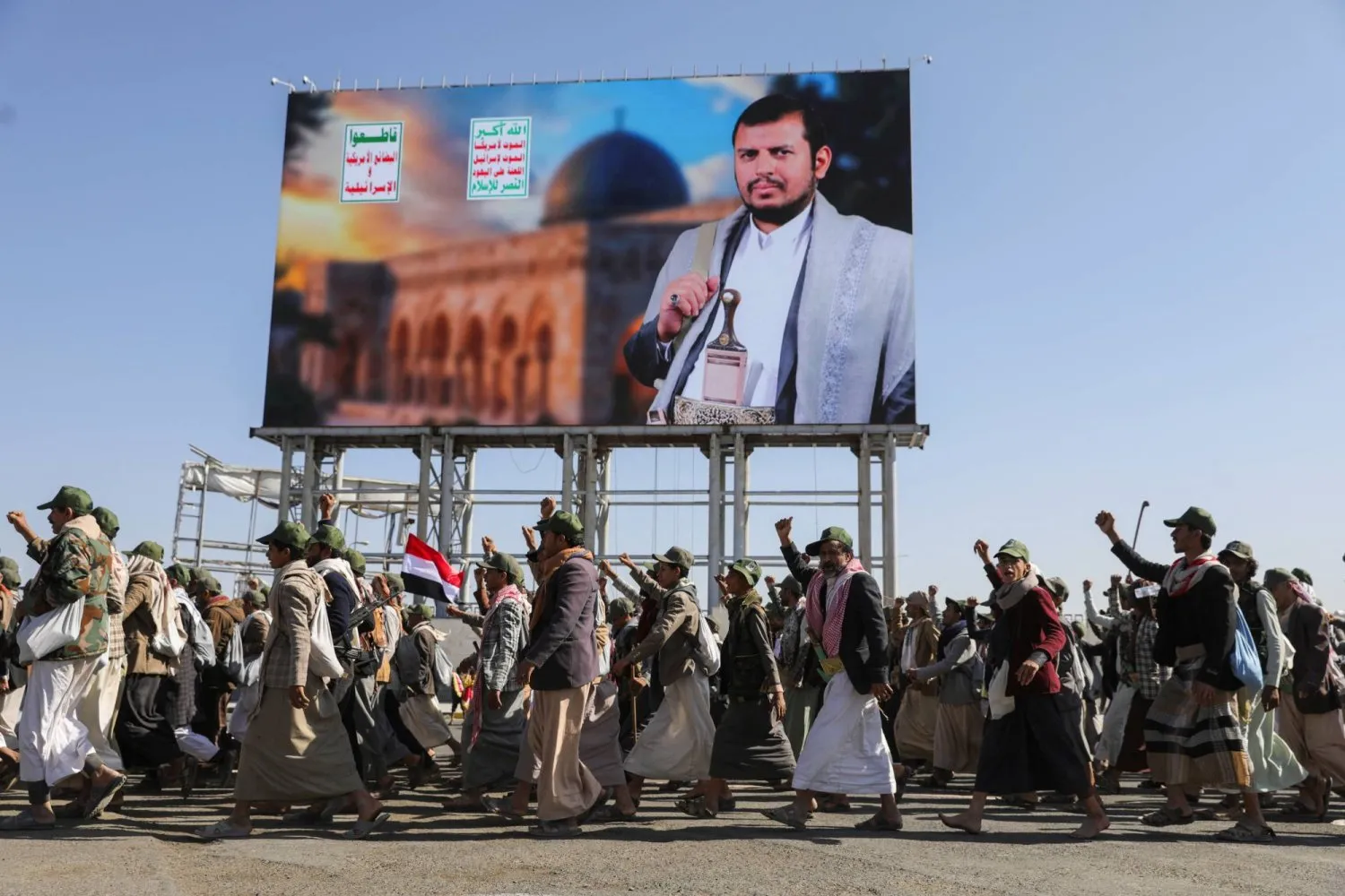 Batılı kaynaklar, İran'ın Rus füzelerinin Husilere transfer edilmesi için devam eden gizli görüşmelere aracılık ettiğini söylüyor (Reuters)