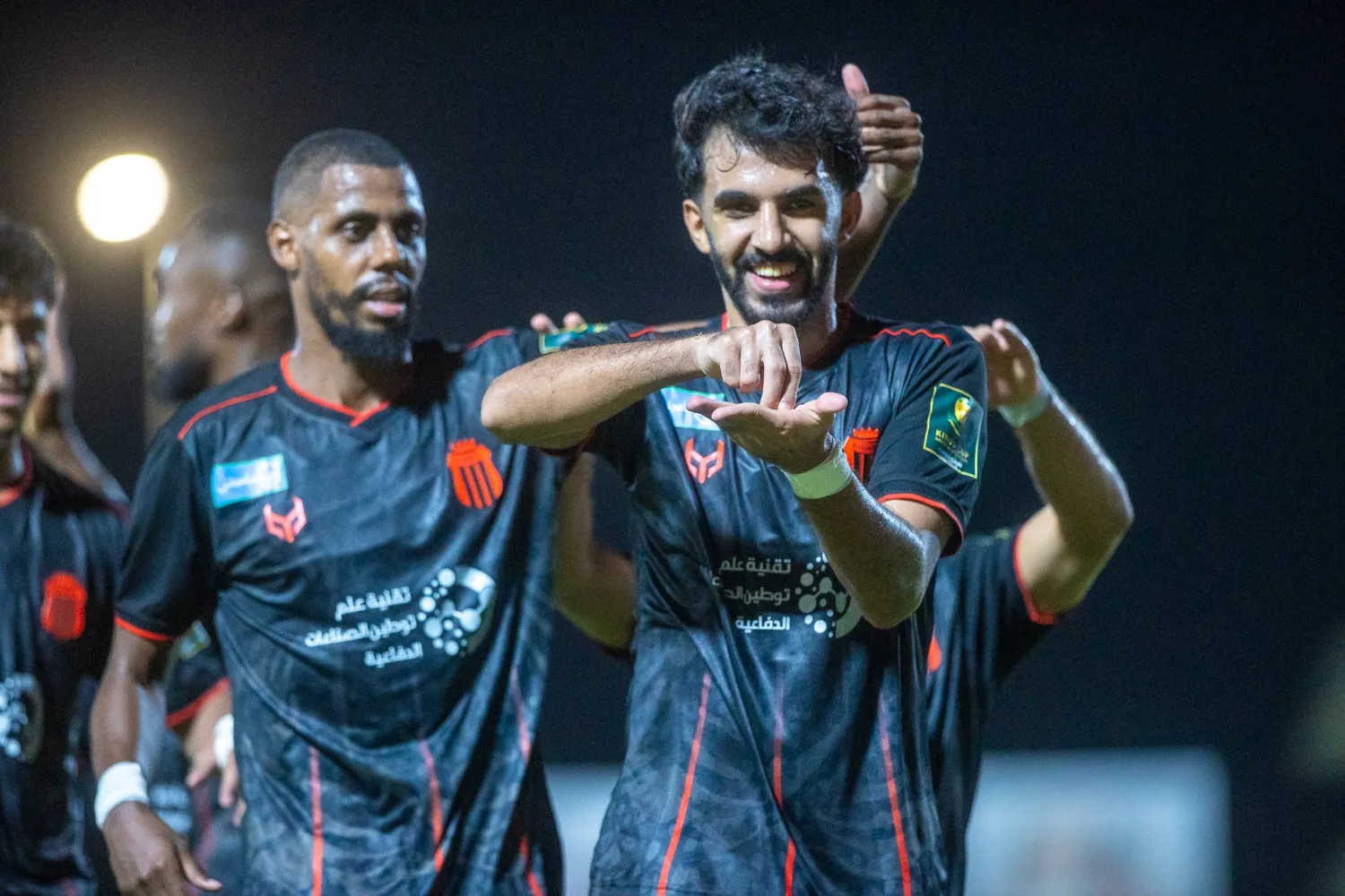 فرحة لاعبي الرياض بالهدف الثاني في شباك الصفا (تصوير: عيسى الدبيسي) 