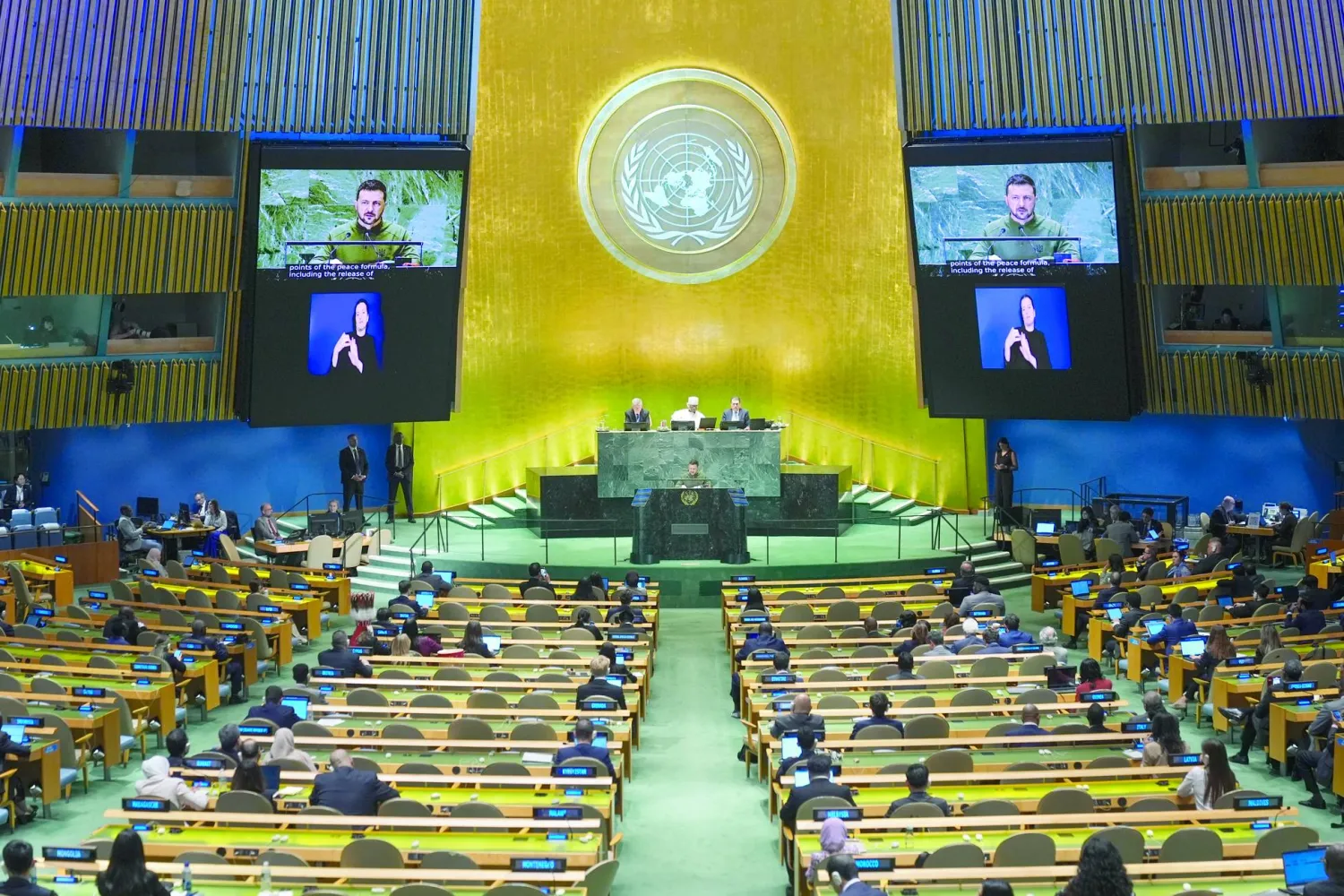 
الرئيس الأوكراني فولوديمير زيلينسكي يخاطب «قمة المستقبل» في «الأمم المتحدة» (أ.ب)