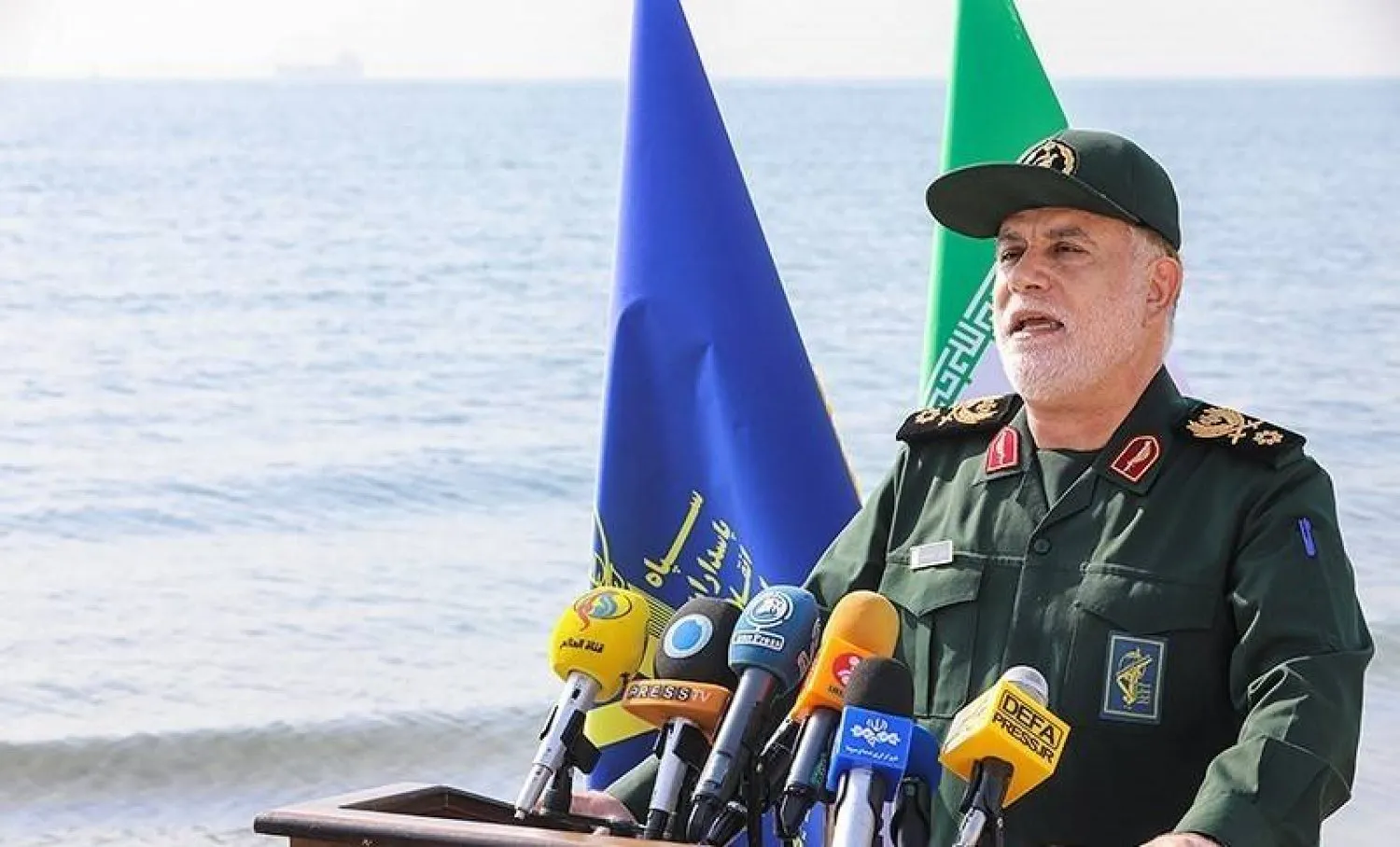 Nilfuruşan, Arap Körfezi açıklarındaki manevralar sırasında düzenlediği basın toplantısında (arşiv - Tesnim)