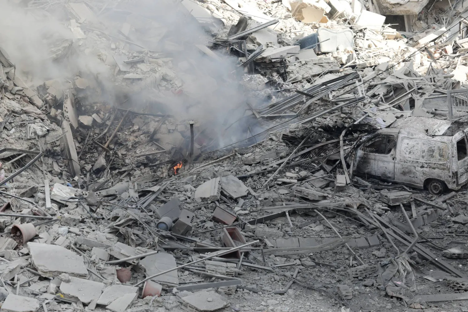 Rubble of damaged buildings lies at the site of Israeli strikes on Beirut's southern suburbs, Lebanon September 28, 2024. REUTERS/Ali Alloush