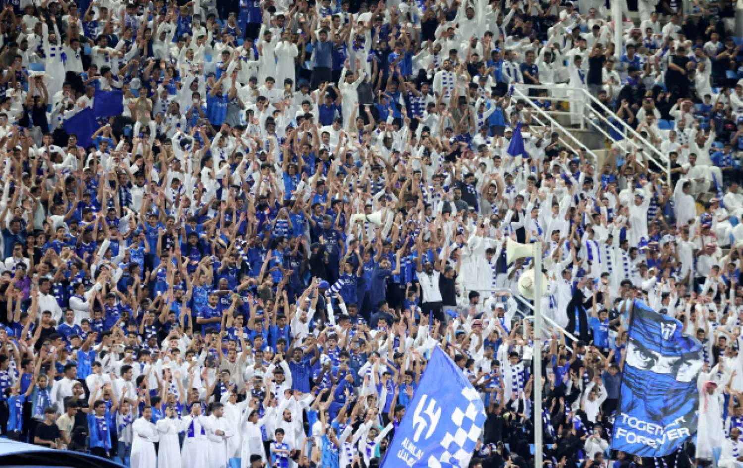 جماهير هلالية حضرت لمساندة فريقها أمام الخلود (تصوير: مشعل القدير)