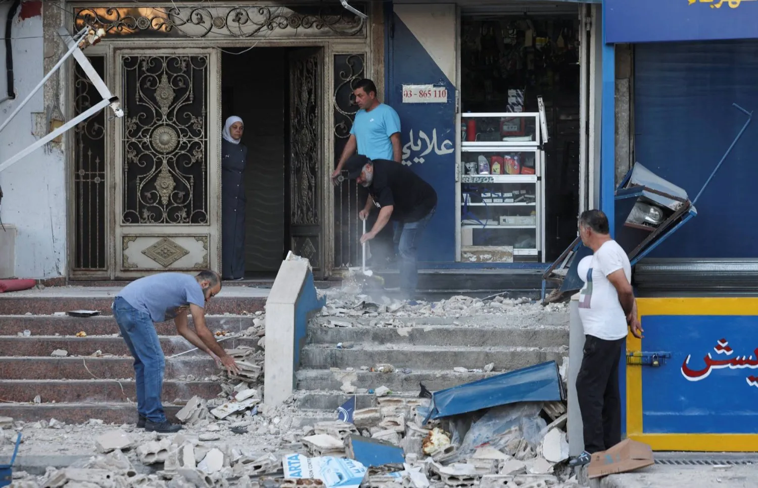 İsrail Bekaa Vadisi'nde Hizbullah'a ait onlarca hedefi vurdu