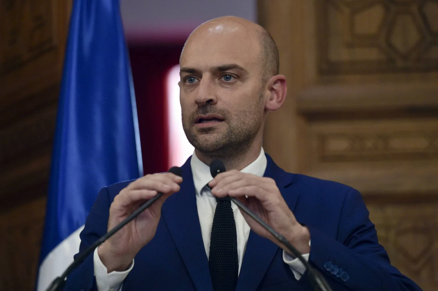 وزير الخارجية الفرنسي جان نويل بارو خلال مؤتمر صحافي في بيروت (إ.ب.أ)