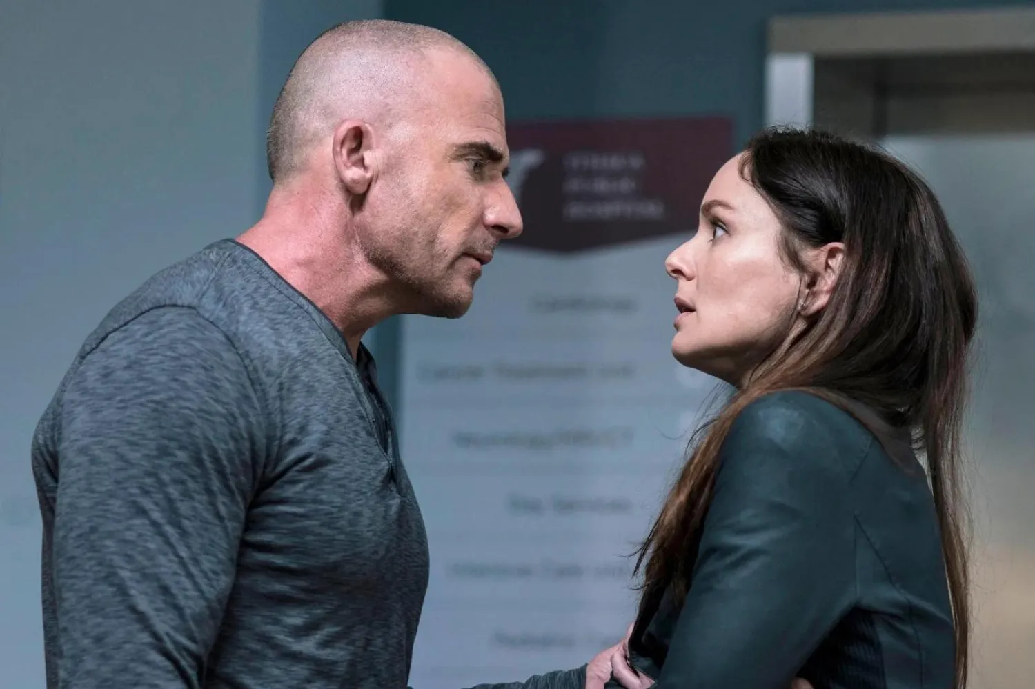 2006 ve 2009 arasında 4 sezon boyunca devam eden dizi, 2017'de 5. sezonla geri dönmüştü (Fox)