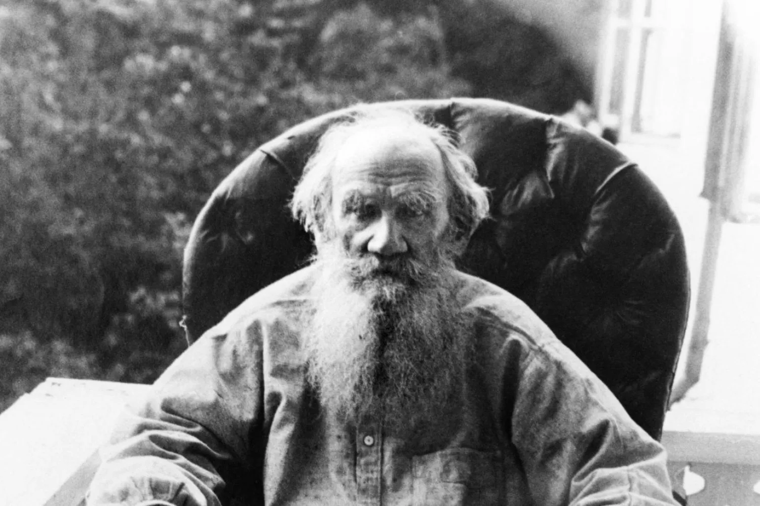 Tolstoy, 1854-1855'teki Sivastopol Kuşatması'nda cephede yaşadıklarını Sivastopol Öyküleri'nde anlatmıştı (AFP)