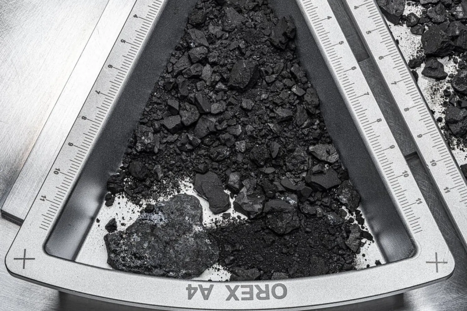Bilim insanları, Bennu asteroidinin büyüklüğü ve karbon içeriği sayesinde besin kaynağı olabileceğini savunuyor (NASA)