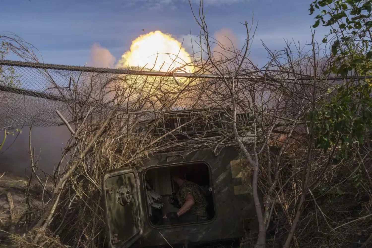 Ukrayna'nın savunmaya çalıştığı Chasiv Yar, Bahmut'a 10 kilometre mesafede (AP)