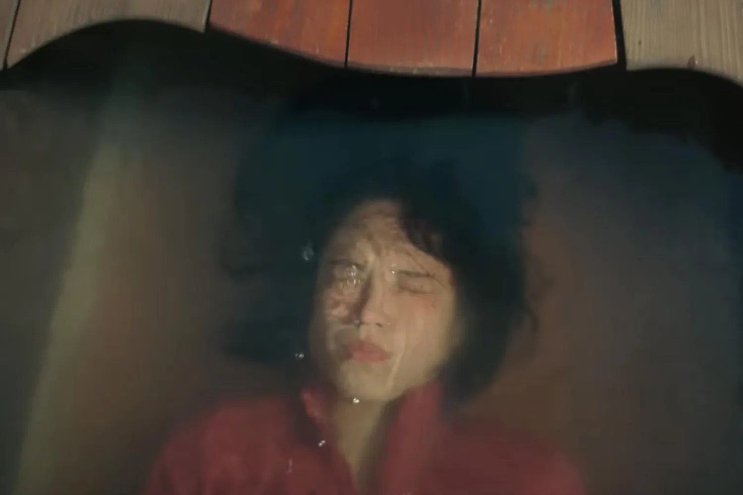 Emmy adayı dizi Yellowstone'da Monica Dutton karakterini oynayan 33 yaşındaki Amerikalı oyuncu Kelsey Asbille, 25 Ekim'de yayına giren filmde başrolde (Netflix)