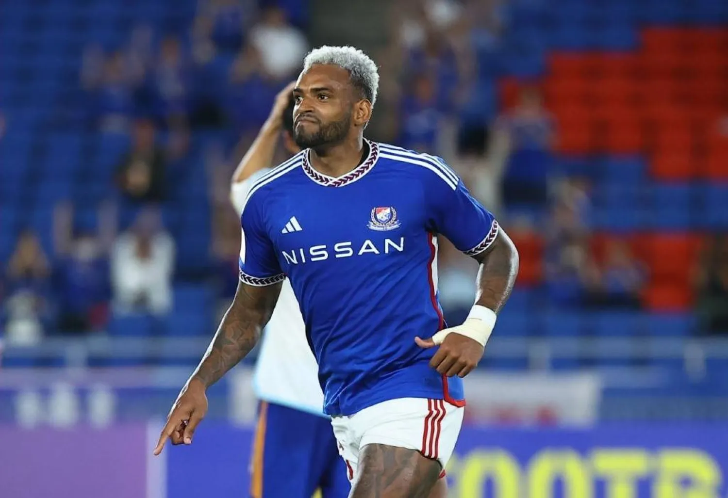 يوكوهاما تلقى خسارة ثقيلة 7 - 3 من غوانغجو الكوري الجنوبي في الجولة الأولى (الاتحاد الآسيوي)