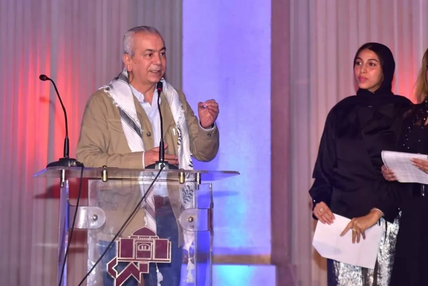 تكريم الفنان الفلسطيني غنام غنام (إدارة مهرجان أيام القاهرة للمونودراما)