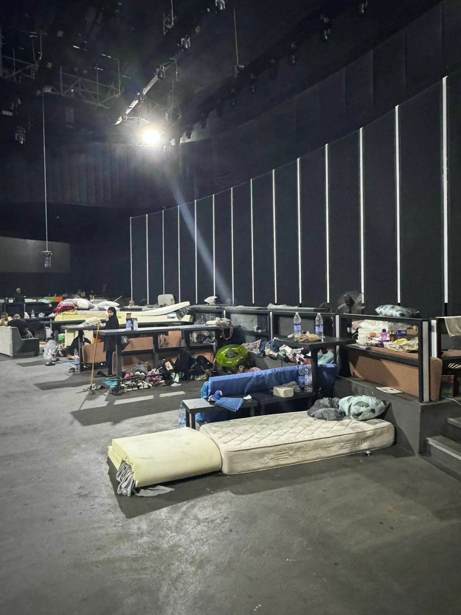 «سكاي بار» أمَّن جميع المستلزمات لحياة كريمة (الشرق الأوسط)