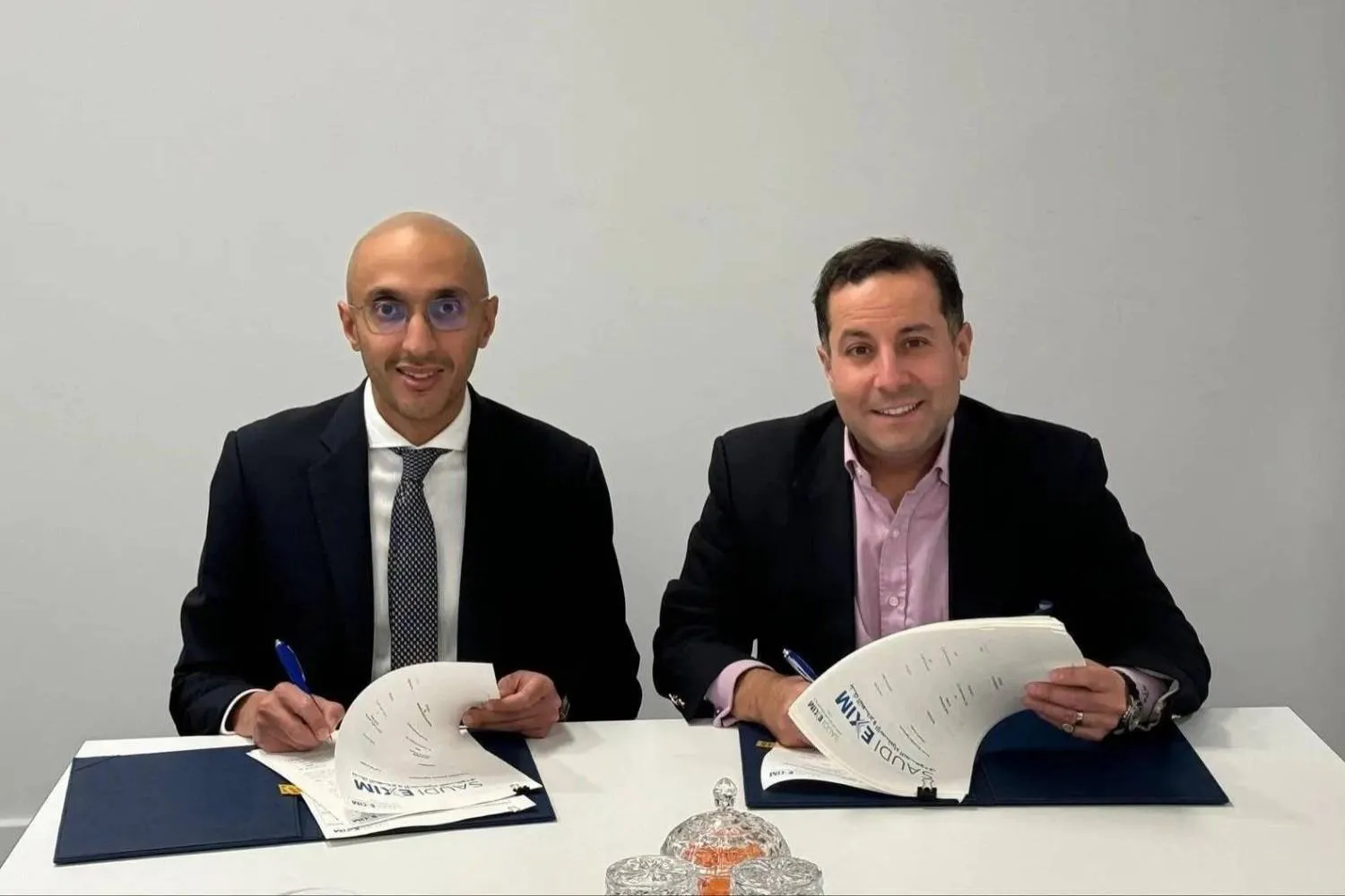 The agreement was signed by Director General of the Finance Department at Saudi EXIM Bank Eng. Abdulatif Al-Ghaith and Chief Operating Officer of DL Hudson Limited Moises Portillo, in London. (SPA)