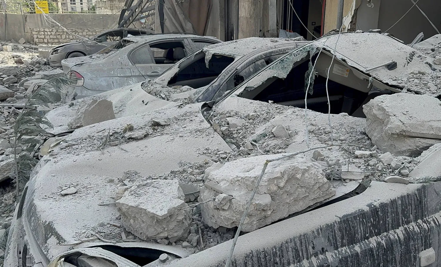 أضرار القصف الإسرائيلي على النبطية (رويترز)