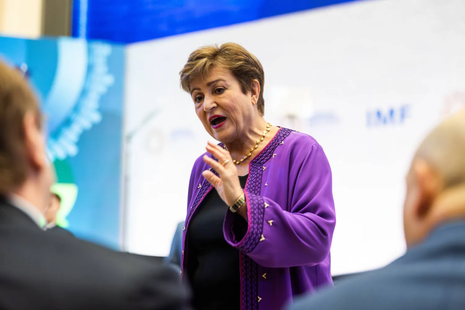 غورغييفا تستعد للحديث عن التوقعات الاقتصادية العالمية خلال كلمتها الافتتاحية لاجتماعات صندوق النقد والبنك الدوليين في واشنطن (إ.ب.أ)