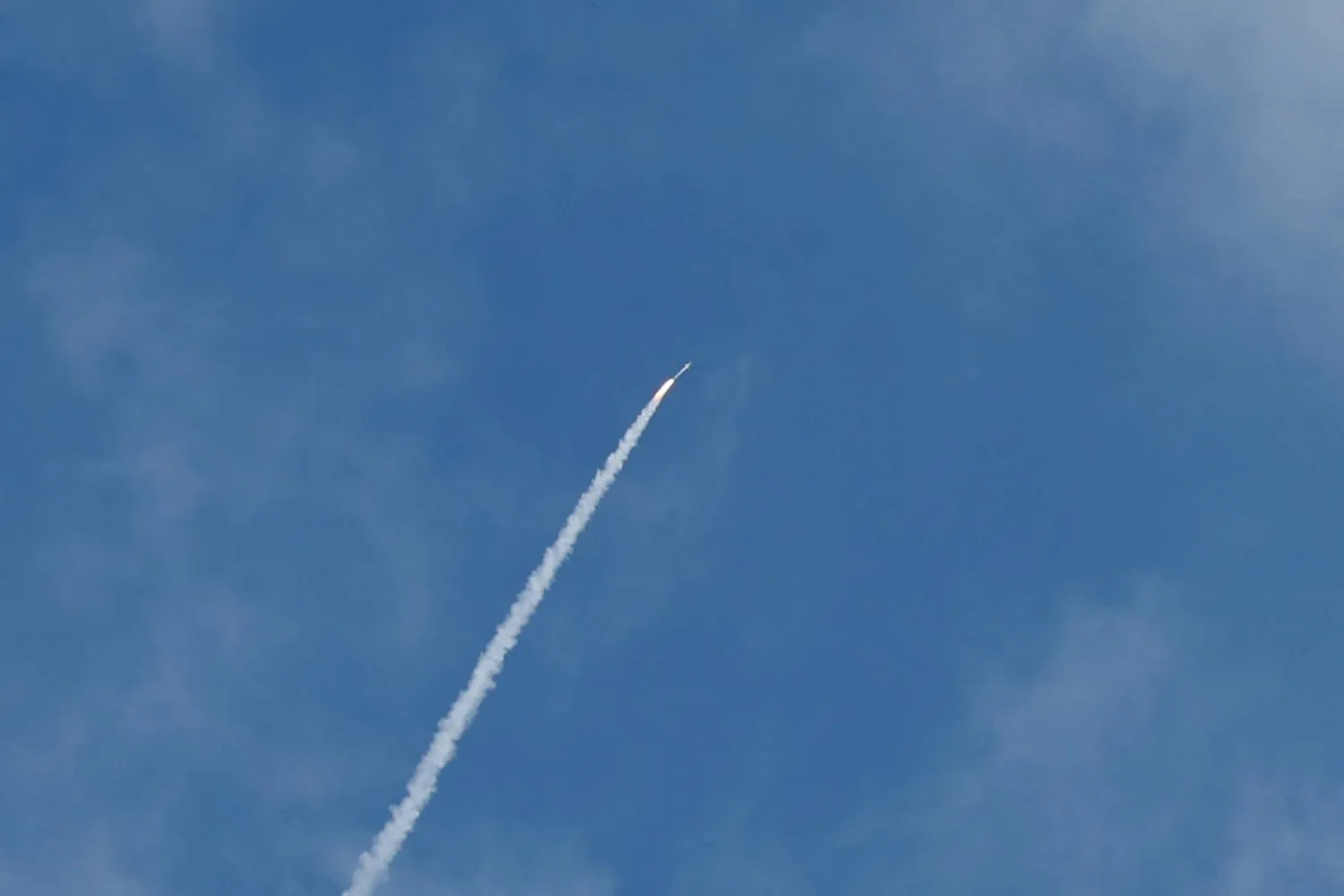  İsrail hava savunma sistemi, güney Lübnan'dan İsrail'in kuzeyindeki Batı Celile üzerinden fırlatılan bir füzeyi önledi (AP),