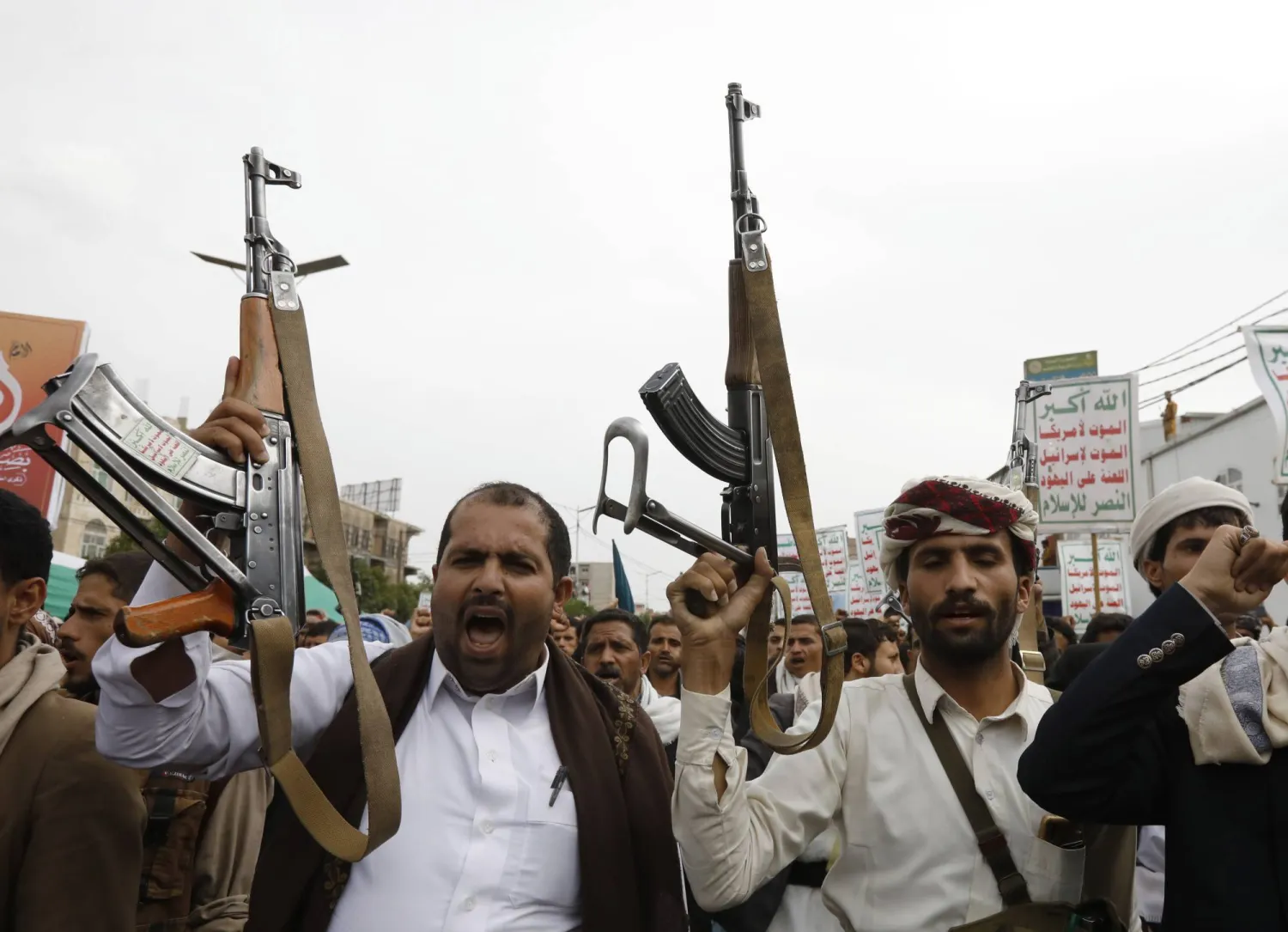 جانب من فعالية حوثية ذات صبغة طائفية نُظمت في ضواحي صنعاء (إعلام حوثي)