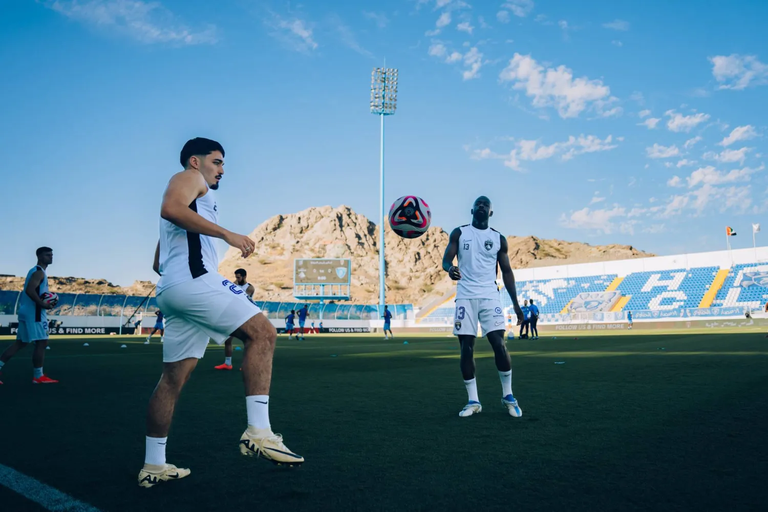 جانب من تدريبات العين في ملعب القطارة (نادي العين)